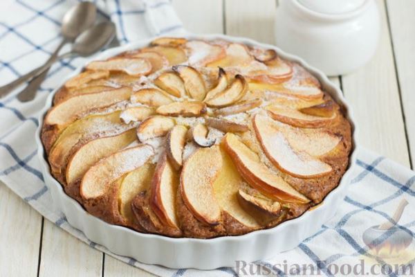 Тыквенный пирог с айвой, яблоком и пряностями