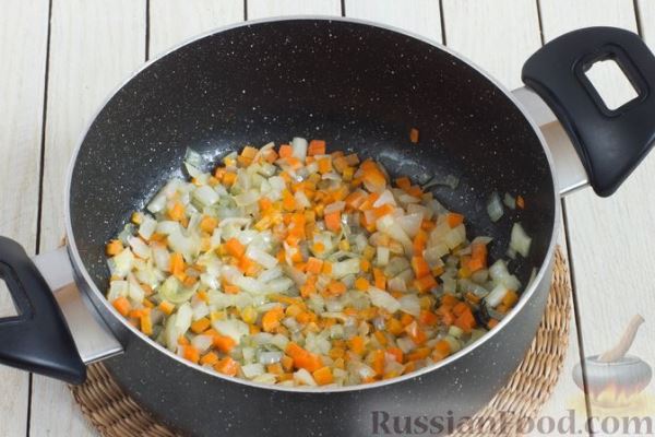 Рисовый суп с капустой и сыром